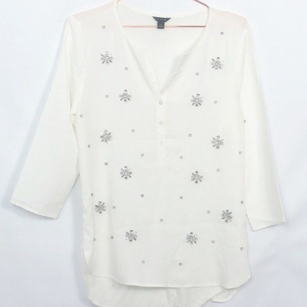 Ann Taylor Beaded & Jeweled White Blouse Like New Small Partial Button Down(253)